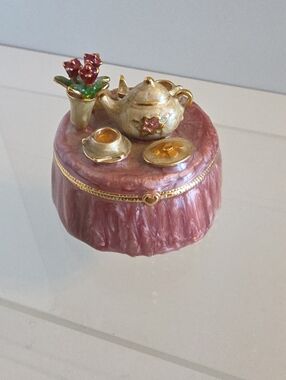 Monet Enamel 3D Design Trinket Box "Tea For Two"